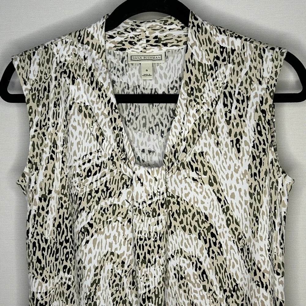 Dana‎ Buchman Leopard Zebra Sleeveless Blouse Tan S NWOT Neutral Office Mob Wife